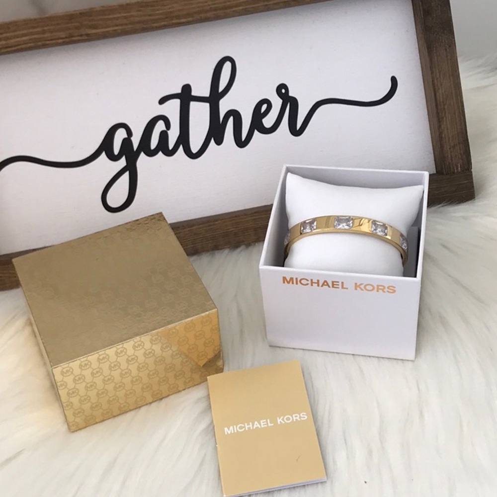 NEW ⭐️ Michael Kors Gold Crystal Bangle Bracelet - Picture 2 of 7